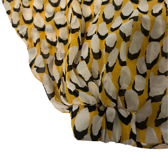 Diane Von Furstenburg Yellow Print Silk Top. Size S - Picture 6 of 7